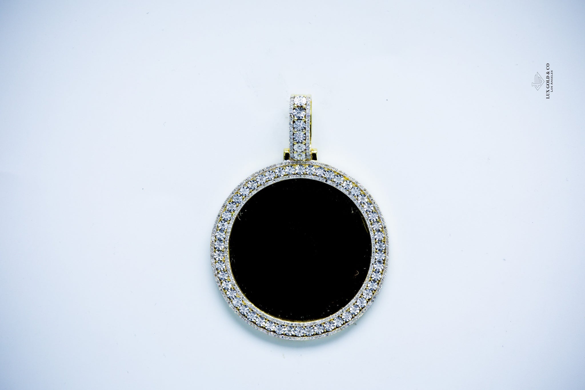 Illusion Set Diamond Memory Pendant 36mm Plate